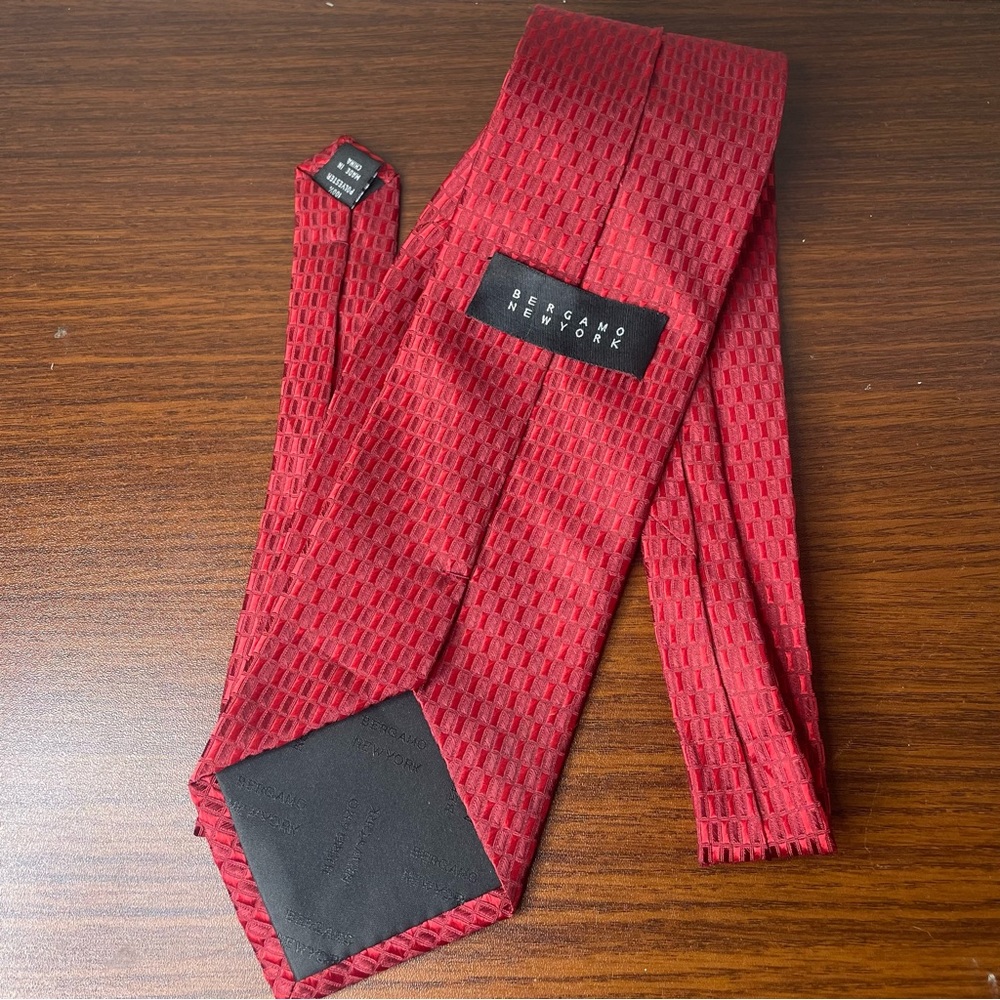 Bergamo New York shiny red‎ geometric tie sheen mens suit formal necktie - Picture 7 of 9